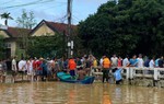 Đã tìm thấy thi thể bé gái 3 tuổi mất tích sau khi bị trượt chân rơi xuống sông