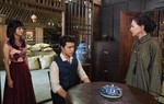 Họp gia đình, anh chồng bỗng đòi một số tiền lớn làm vợ chồng tôi lao đao