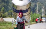 "Người dân vùng cao phải đi hàng chục cây số để lấy nước sinh hoạt"