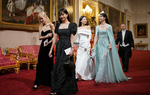 BLACKPINK lộng lẫy xuất hiện tại Cung điện Buckingham