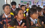 Nên soạn sách dạy tiếng dân tộc thiểu số hơn là thêm một bộ sách giáo khoa