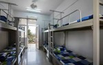 Trung Quốc: Tranh cãi việc ký túc xá quy định cấm học sinh đóng cửa khi ngủ