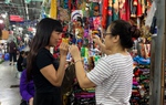 Tiểu thương tại chợ Mơ nỗ lực thích nghi sau chuyển đổi