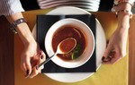 Tại sao bạn bị chảy nước mũi khi ăn?