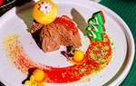 Bánh kem khúc cây ăn kèm chocolate