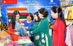 Hơn 70 gian hàng sản phẩm sáng tạo của phụ nữ tại phố đi bộ Hồ Hoàn Kiếm