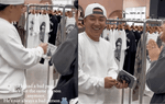 Seungri (cựu BIGBANG) ký tặng fan trên album G-Dragon: "Xin lỗi tôi không phải GD"