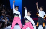 Nhảy ngẫu hứng K-pop tại không gian phố cổ Hội An