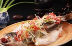 Bí quyết quan trọng giúp món cá hấp không chỉ giảm tanh mà còn ngọt ngon