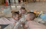 Kinh nghiệm chăm con nhàn nhã của bà mẹ sinh 3