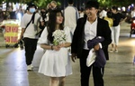 TPHCM: Các cặp đôi nô nức đi chơi Valentine
