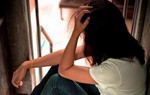 Thấy hàng xóm đêm nào cũng khóc, vợ chồng tôi sang hỏi thăm thì xót xa cho chị