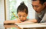 Dù có tằn tiện đến đâu, cha mẹ không nên tiết kiệm 3 loại tiền với con cái 