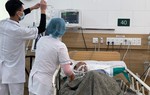 Tăng cường thanh tra, giám sát an toàn thực phẩm với các cơ sở sản xuất, kinh doanh rượu