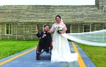 Nốt nhạc tình yêu của chàng nhạc sĩ khuyết tật
