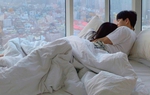 Bác sĩ tiết lộ 3 thời điểm tốt nhất trong ngày cho "chuyện chăn gối"