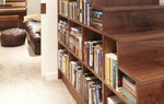 Tận dụng gầm cầu thang thành tủ sách sẽ biến nhà bạn trở thành thư viện 