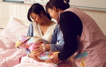 Định gửi con cho mẹ nhưng chồng nói một câu mà tôi cay xè mắt thương bà