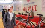 Chiêm ngưỡng kỷ vật quý của thi nhân tại Ngày Thơ Việt Nam 2023