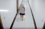 Sống thấp thỏm ở chung cư vì hàng xóm có biểu hiện bất thường