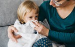 Trẻ nhiễm siêu vi hô hấp: Những điều cần biết để bảo vệ 