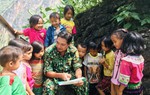 Đồn biên phòng Si Ma Cai tuyên truyền về phòng chống tảo hôn và bạo lực gia đình trong “Tháng Ba biên giới” 