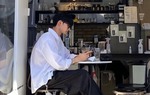 Nợ 200 triệu sau một năm nghỉ việc văn phòng lương 30 triệu/ tháng 
