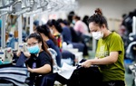 Lao động nữ băn khoăn với phương án tiền lương đóng bảo hiểm xã hội nâng lên
