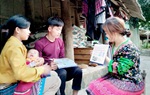 Cô đỡ thôn bản: Nhiều lần đi trong đêm, vượt đường xa để đón đứa trẻ ra đời