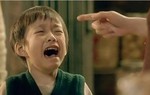 2 câu cửa miệng của cha mẹ là căn nguyên khiến trẻ ngày càng tự ti