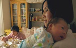 Ngày tôi sinh con, mẹ chồng cho 400 triệu nhưng tôi không dám nhận