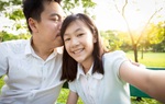 Chuyện gì dễ xảy ra với một cô gái thiếu thốn tình cha từ nhỏ?