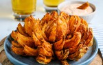 Món hành tây "nghìn cánh" thơm giòn hơn khi dùng nồi chiên không dầu
