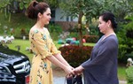 Về quê thăm mẹ chồng, tôi ngỡ ngàng khi bà trả tôi một xấp tiền