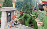 Hội Phụ nữ Học viện Cảnh sát nhân dân về nguồn, trao đổi nghiệp vụ công tác Hội tại Hưng Yên