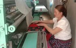 Mạnh dạn vay vốn đầu tư máy móc để phát triển nghề may