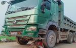 Mẹ và 2 con nhỏ tử vong trên đường đến trường