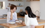 Ăn bát cháo cháy khét, tôi thương mẹ chồng đến thắt ruột