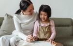Những gia đình có con thành đạt, cha mẹ thường có 9 điểm chung 
