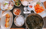 Vì sao cơm cữ cho bà đẻ ở Hàn Quốc luôn có món canh rong biển?