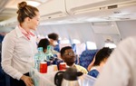 Nữ tiếp viên hàng không khẳng định: "Muốn ăn ngon hãy ngồi ghế đầu trên máy bay"