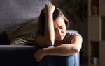"Con muốn chết, cha mẹ không biết, thầy cô không biết"- những cuộc trò chuyện với bác sĩ tâm lý khiến nhiều phụ huynh giật mình