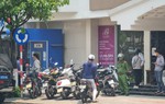 Thanh niên cầm vật nghi súng xông vào cướp ngân hàng giữa trung tâm Đà Nẵng