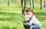 3 điều nên làm thường xuyên để trẻ lớn lên vẫn muốn thể hiện tình cảm với mẹ
