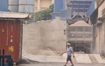 Quận ủy Long Biên đề nghị kiểm tra, xử lý trạm trộn bê tông gây ô nhiễm, sau phản ánh của Báo Phụ nữ Việt Nam
