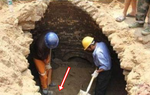 9 lần bị "đánh thức" trong đêm, dân làng kéo tới thì phát hiện kho báu hơn 3 nghìn tỷ