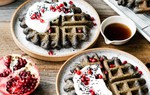 Cuối tuần làm bánh waffle mè đen ăn thư giãn