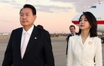 Vợ chồng Tổng thống Hàn Quốc mặn nồng dù đến với nhau ở tuổi "xế chiều" 