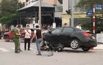 Tài xế "xe điên" tông vào 17 xe máy khi đang chở vợ đi khám bệnh trở về 