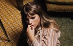 Taylor Swift đang làm gì giữa lúc bị đồn chia tay bạn trai quen 6 năm?